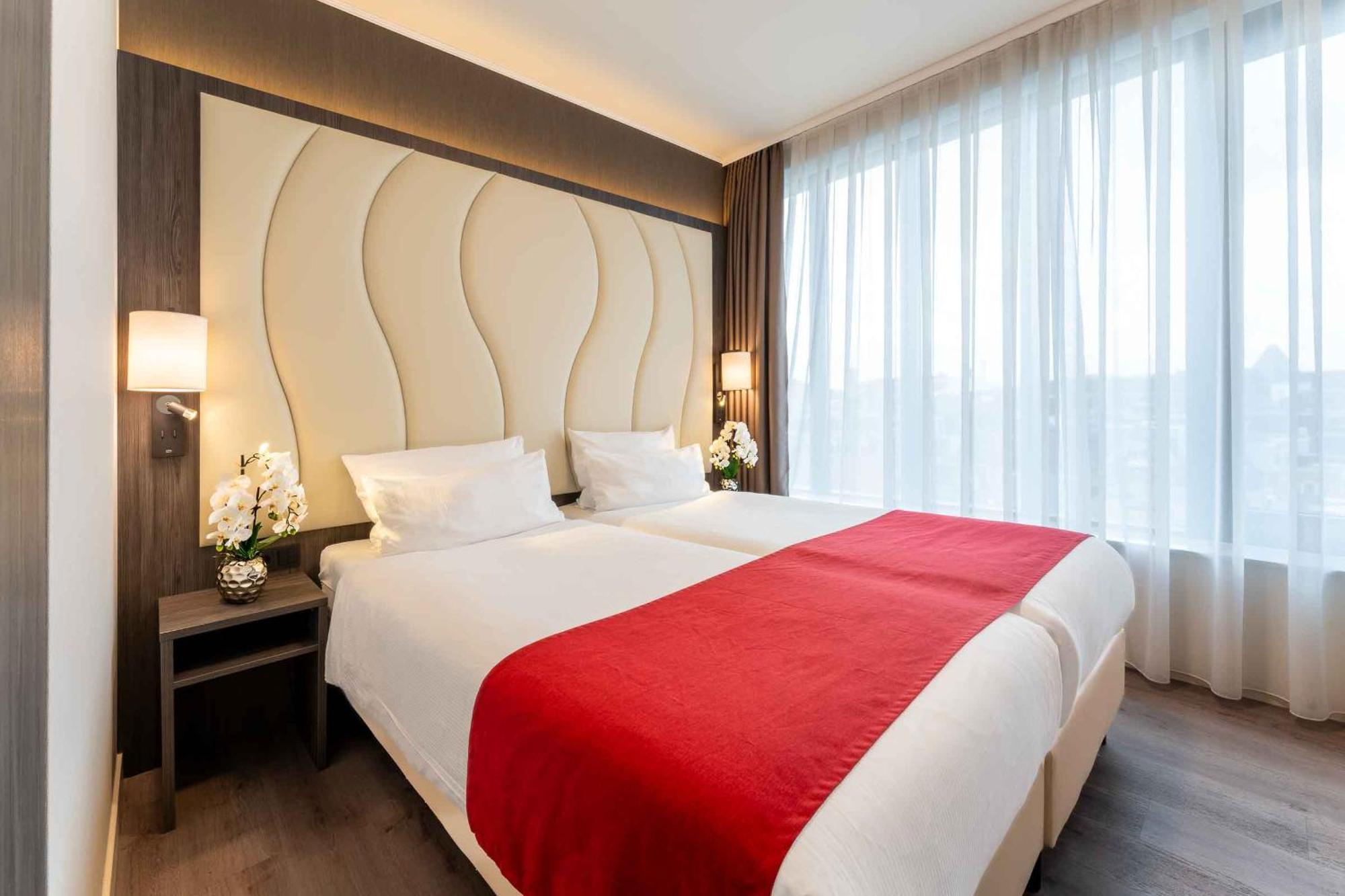 Western Plaza Center Hotel 4*