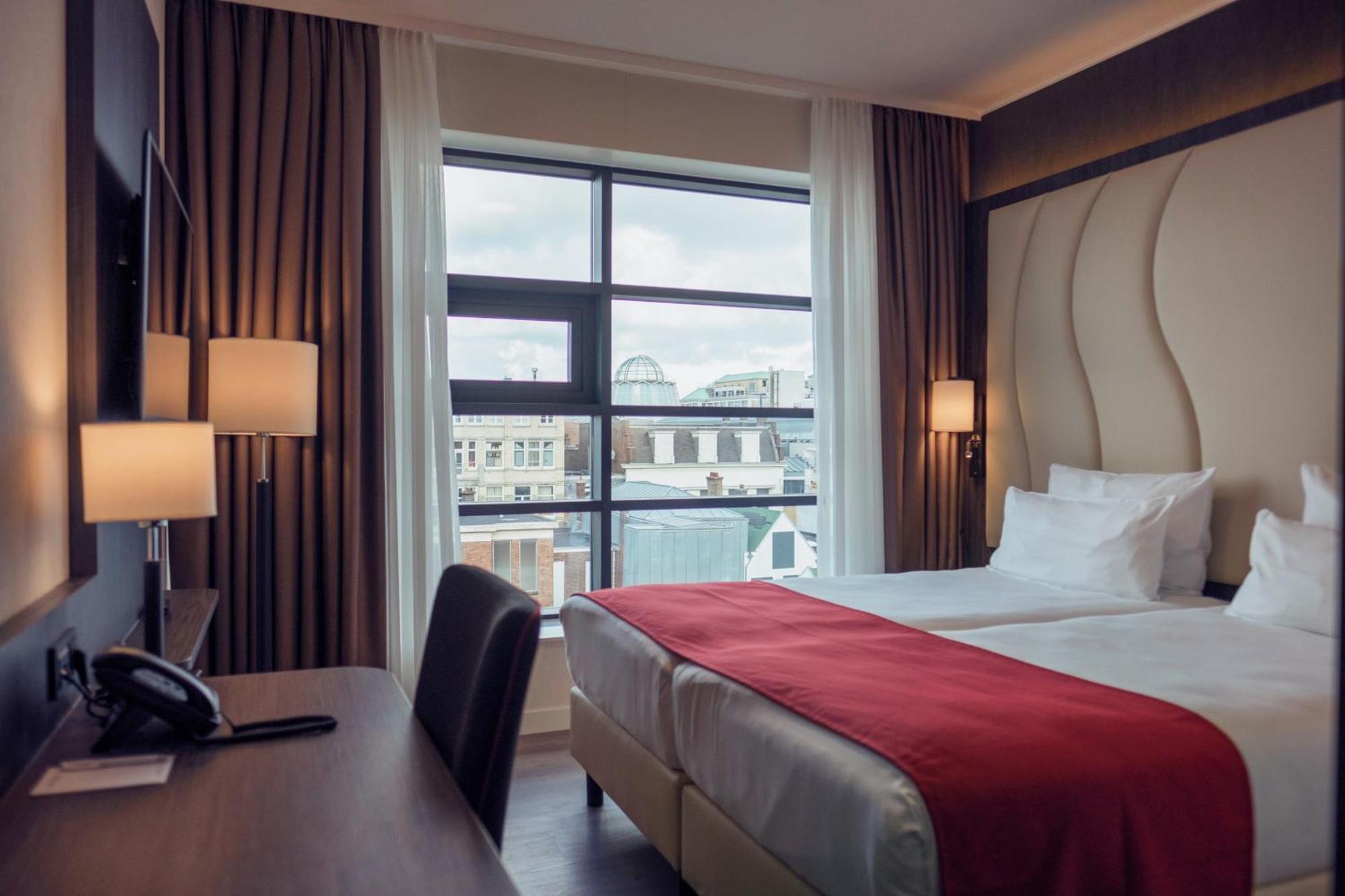 Western Plaza Center 4* Den Haag