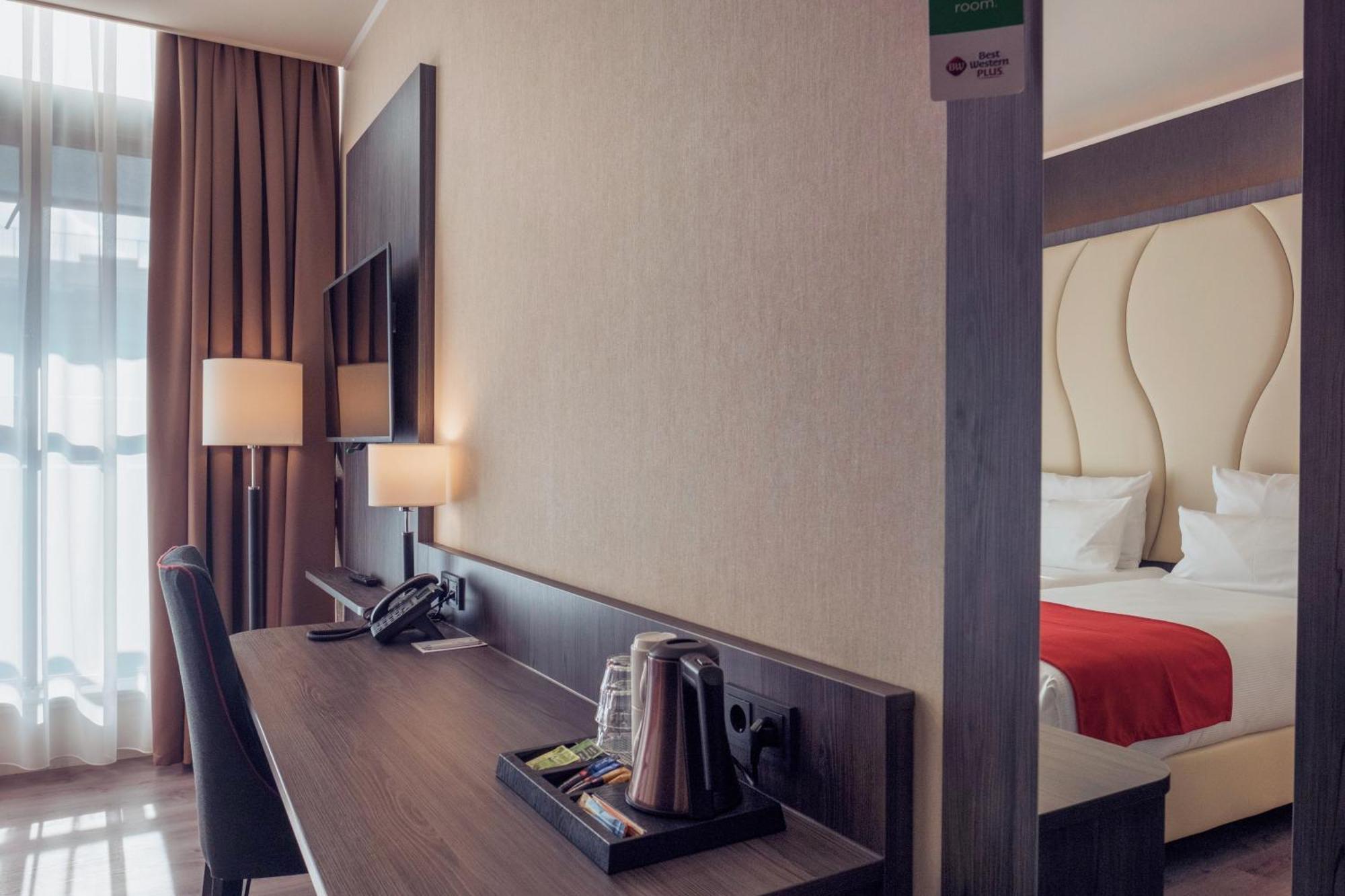 Western Plaza Center 4*